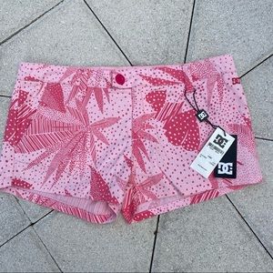 NWT DC Cayman Shorts size 28